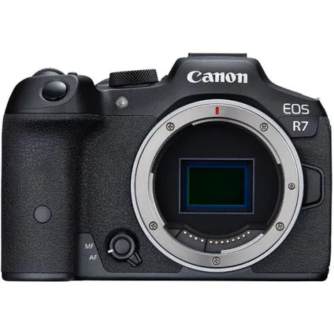 Canon EOS R7 + 18-150mm STM Kit