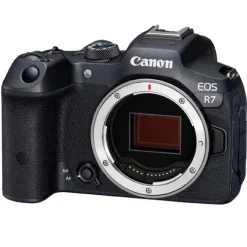 Canon EOS R7 + 18-150mm STM Kit