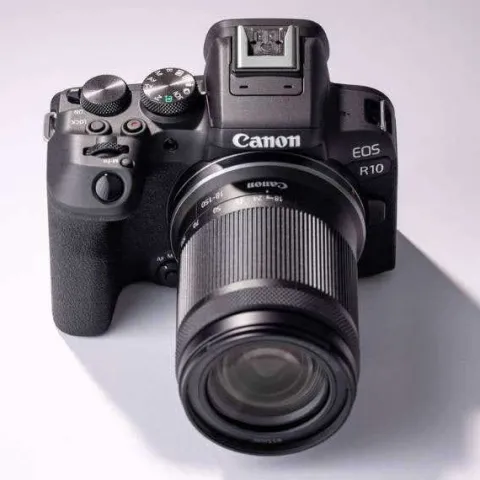 Canon EOS R10 + 18-150mm STM Kit