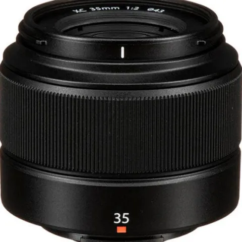 Fujifilm XC 35mm f2