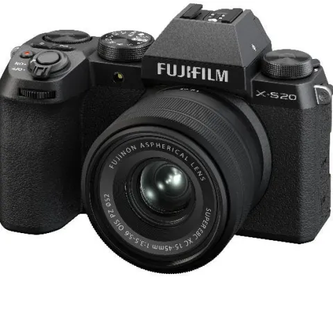 Fujifilm X-S20 + XC 15-45mm Kit