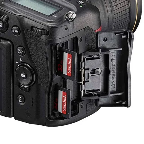 Nikon D780