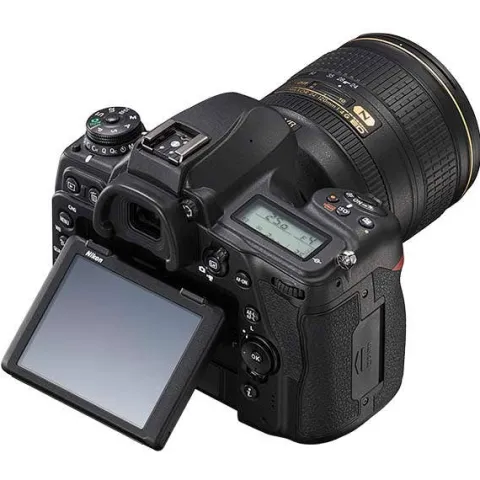Nikon D780
