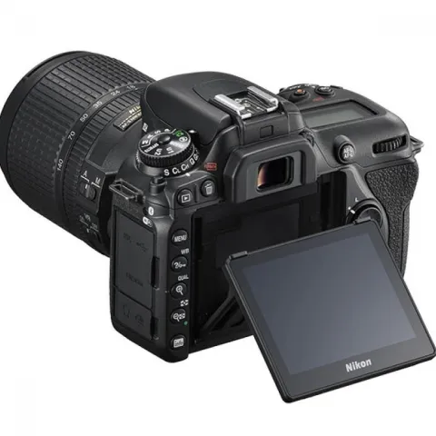 Nikon D7500