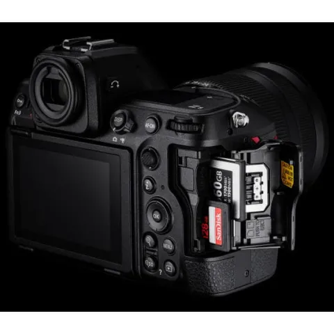 Nikon Z8 + 24-70mm f2.8 S Pro Kit