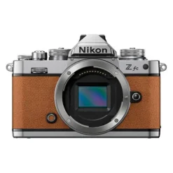 Nikon Z fc + 16-50mm - Tan