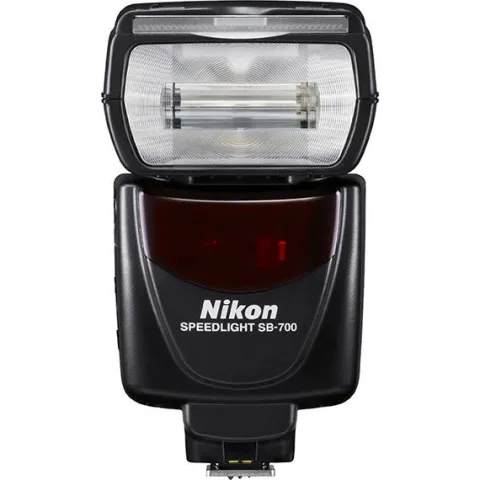 Nikon Z 40mm F2 Lens + SB700 Flash Portrait Kit