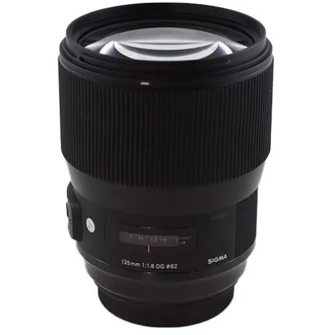 Sigma AF 135mm F1.8 DG HSM Art