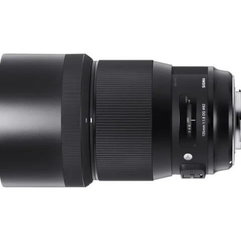Sigma AF 135mm F1.8 DG HSM Art
