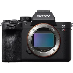 Sony A7RIV + 24-105mm F4 G Kit