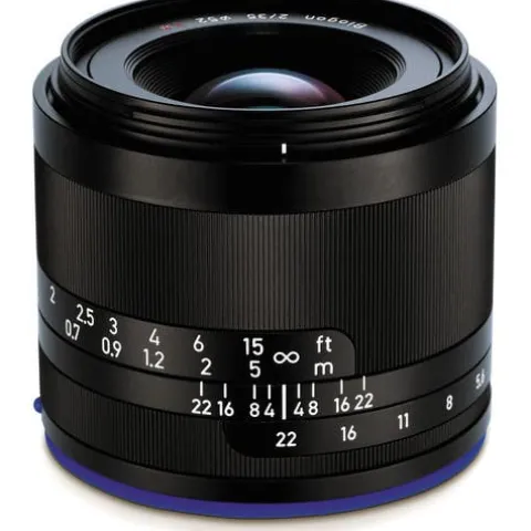 ZEISS LOXIA 35mm F2 - Sony E-Mount